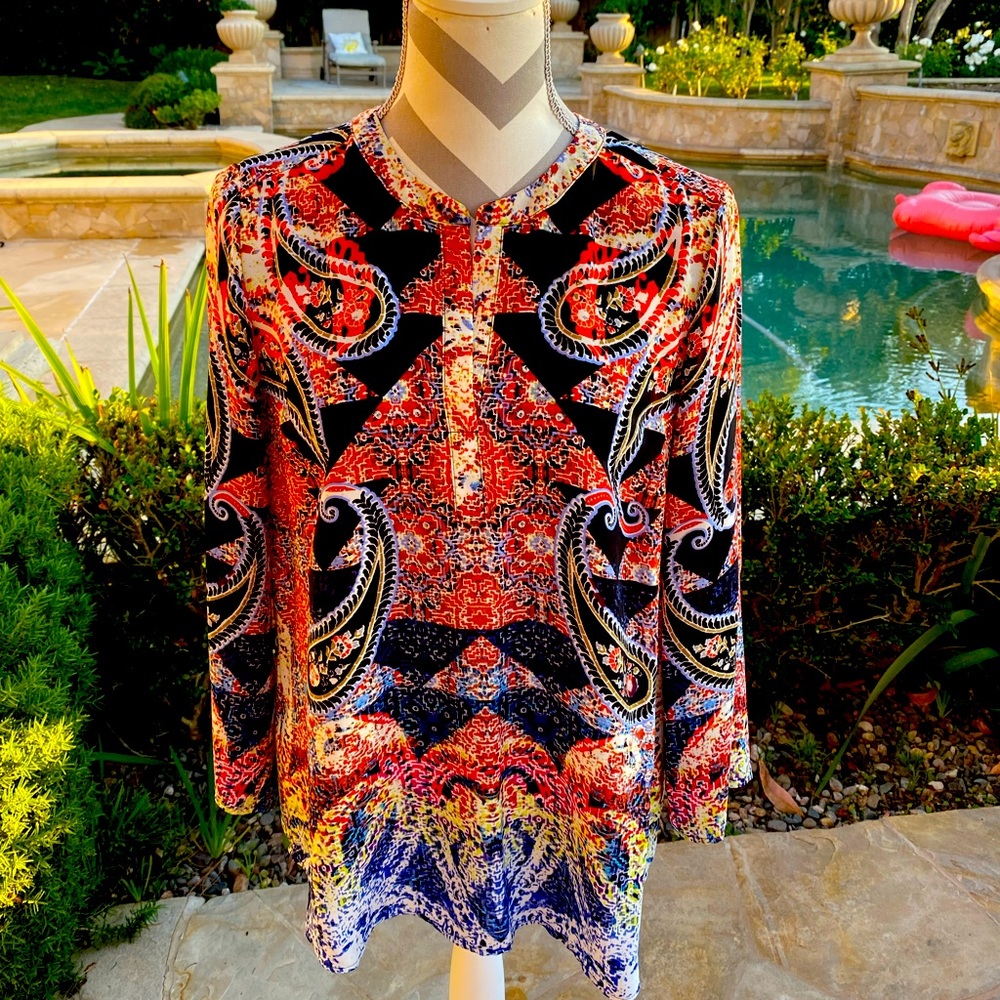 Daniel rainn top sz L, perfect condition.